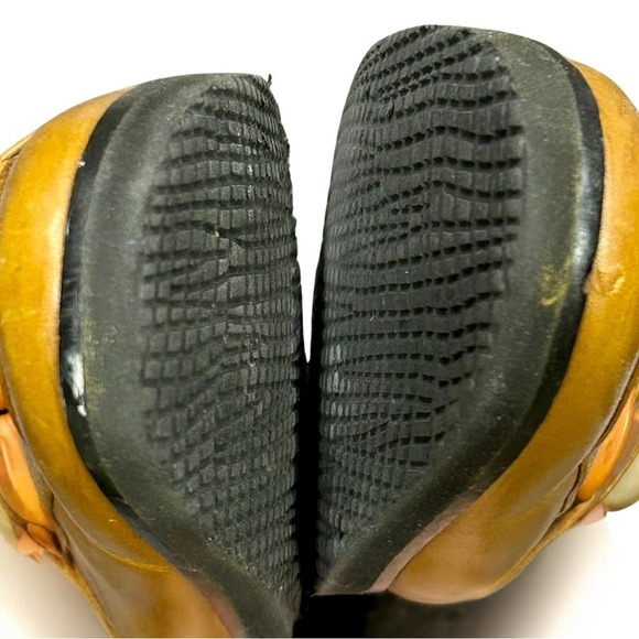 Salvatore Ferragamo Vara Bow Loafers - Size 6B - Picture 7 of 11